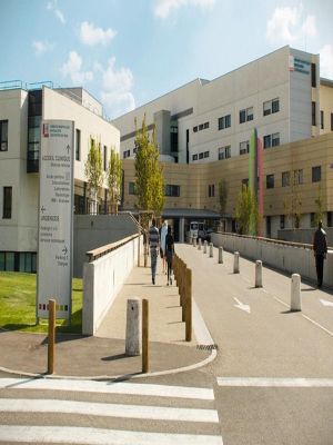 Affiche du document Argent public et repreneurs privés : les dessous de la bataille de l’hôpital des Minguettes